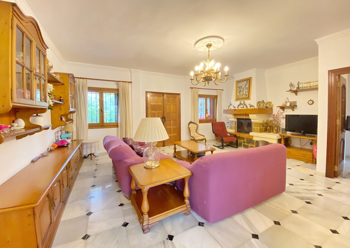 5 Bedroom Villa for Sale in Marbella — 4