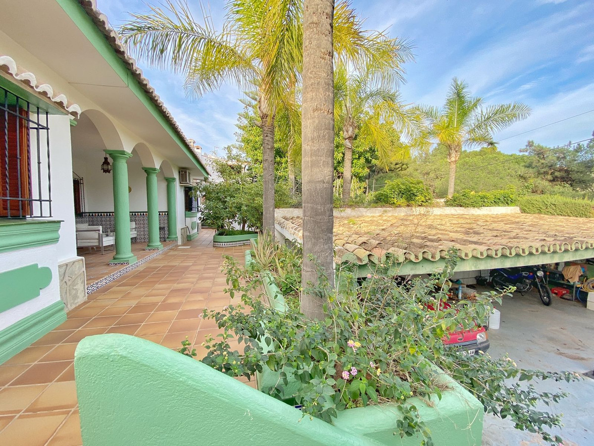 5 Bedroom Villa for Sale in Marbella — view 10