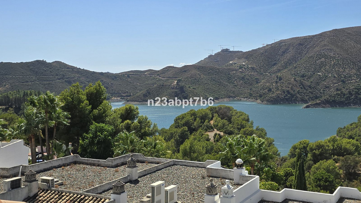 3 Bedroom Villa for Sale in Istán