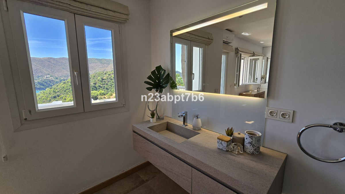 3 Bedroom Villa for Sale in Istán — 8