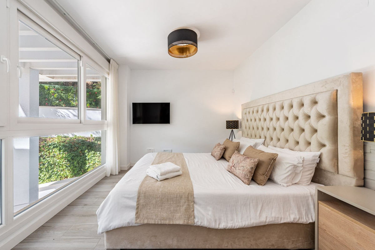 3 Bedroom Apartment for Sale in Benahavís — 5