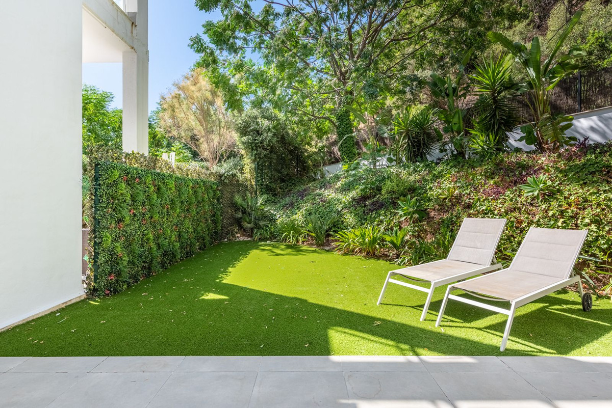 3 Bedroom Apartment for Sale in Benahavís — 7