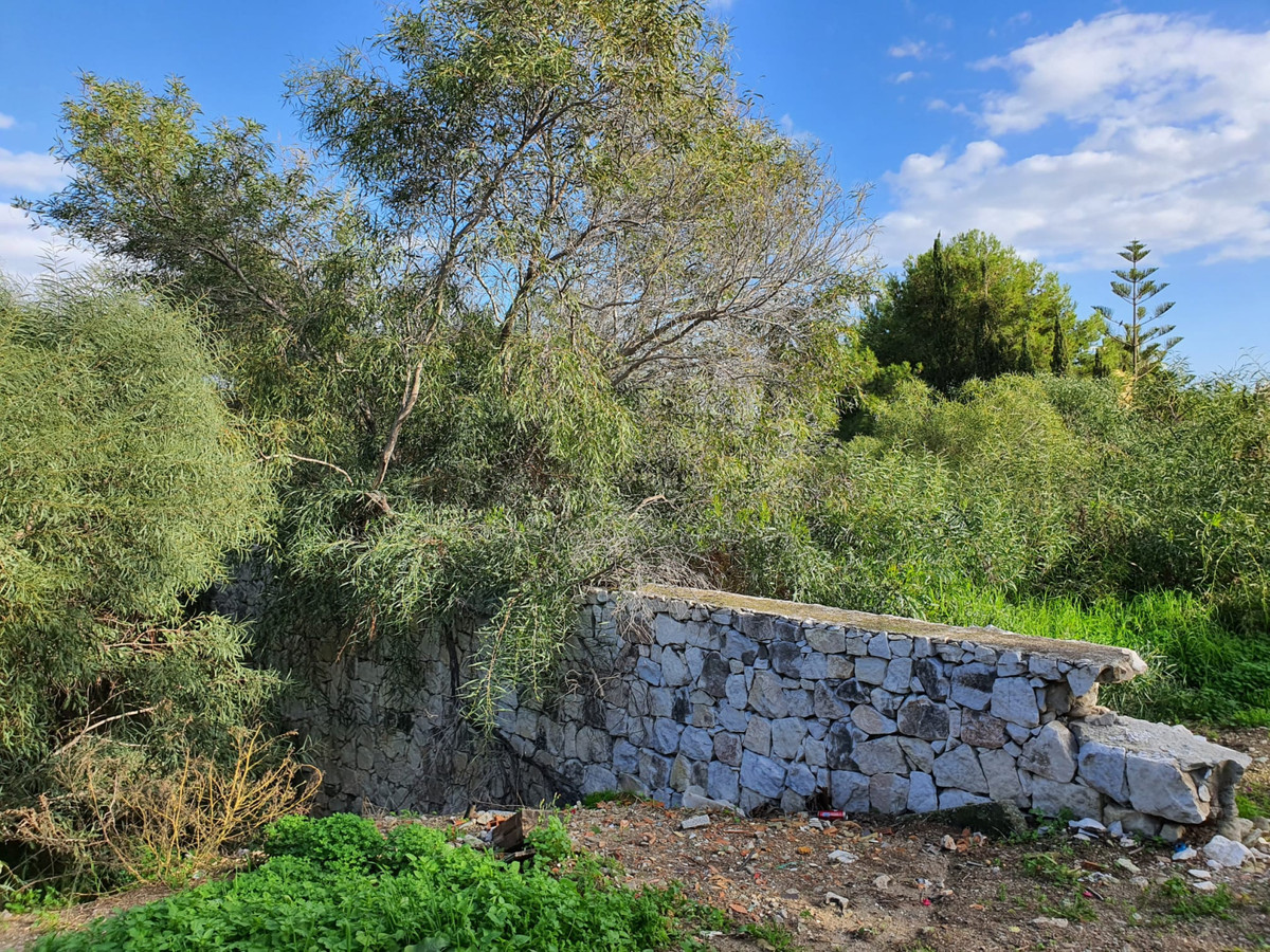 Plot for Sale in Estepona — 2
