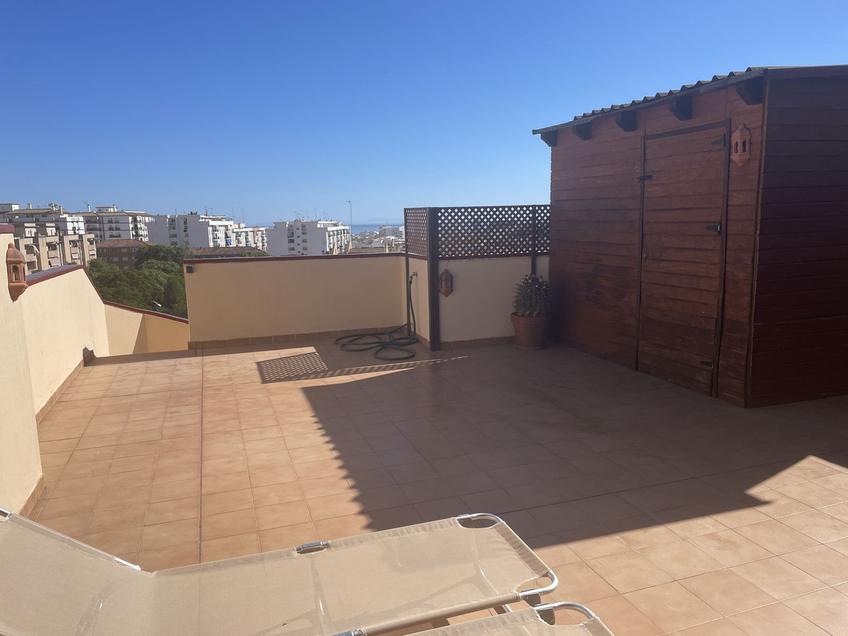 3 Bedroom Apartment for Sale in Estepona — 3