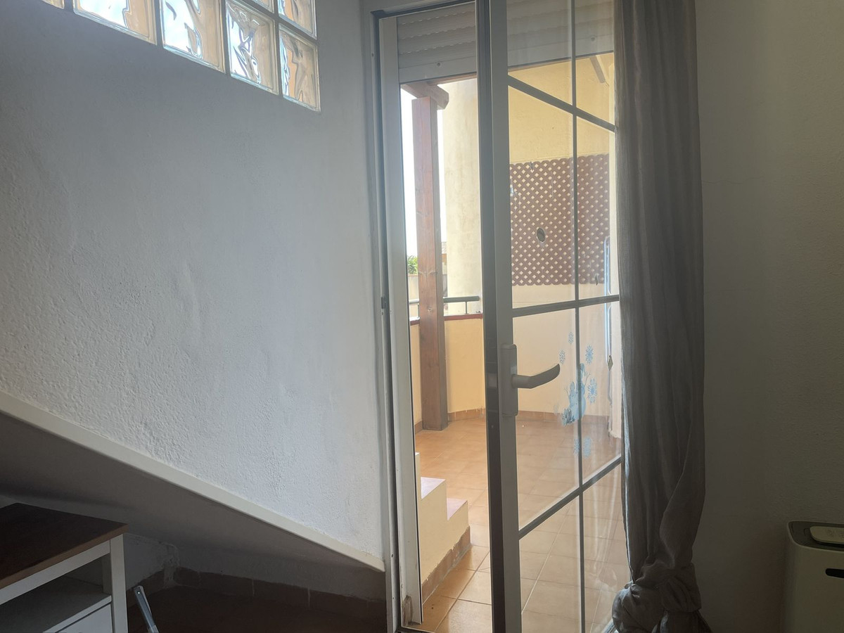 3 Bedroom Apartment for Sale in Estepona — 7