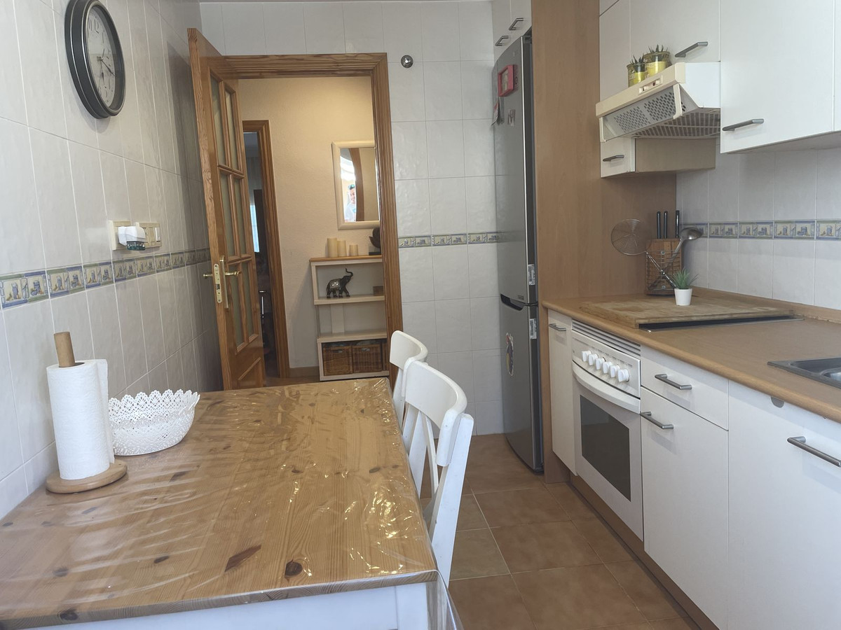 3 Bedroom Apartment for Sale in Estepona — 9