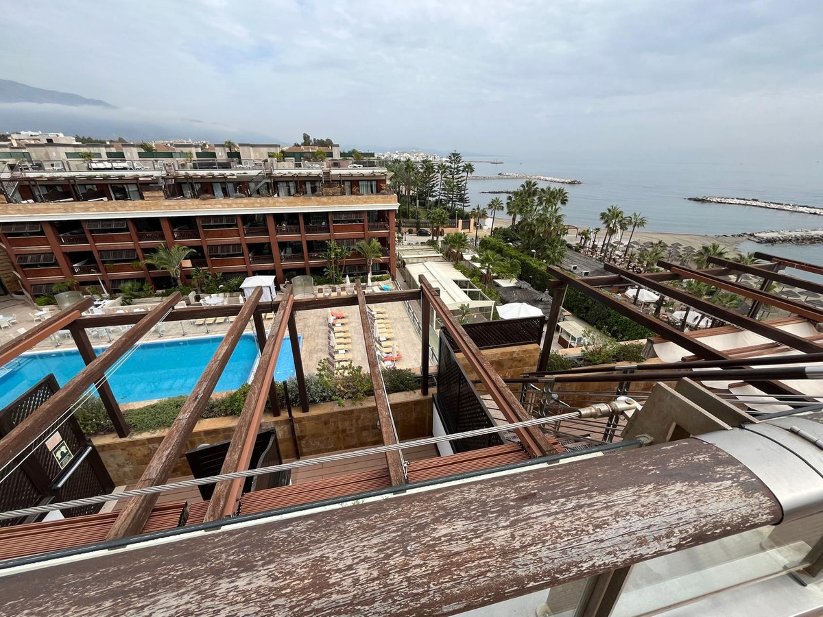 3 Bedroom Apartment for Sale in Puerto Banús — 7
