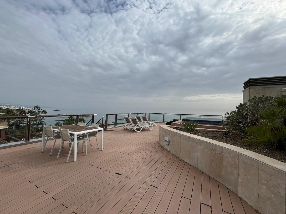 3 Bedroom Apartment for Sale in Puerto Banús — 8