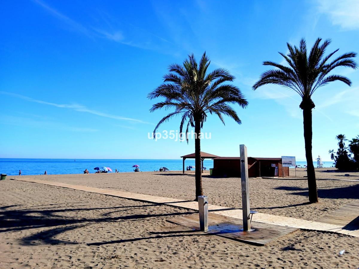 5 Bedroom Villa for Sale in Estepona — 3