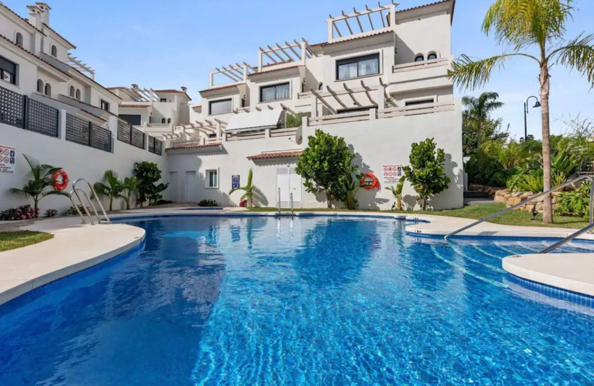 3 Bedroom Villa for Sale in El Paraiso