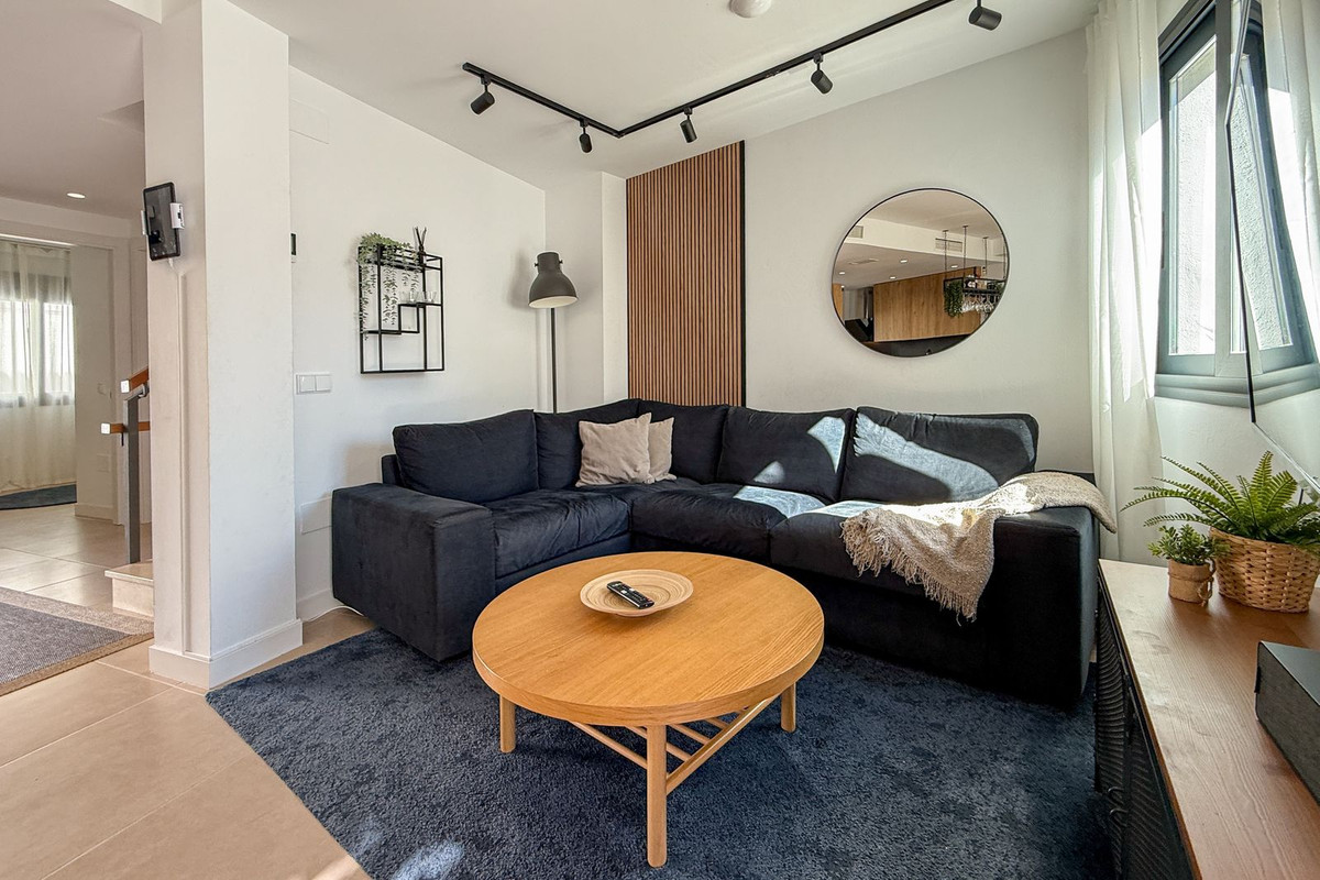 3 Bedroom Villa for Sale in El Paraiso — 4