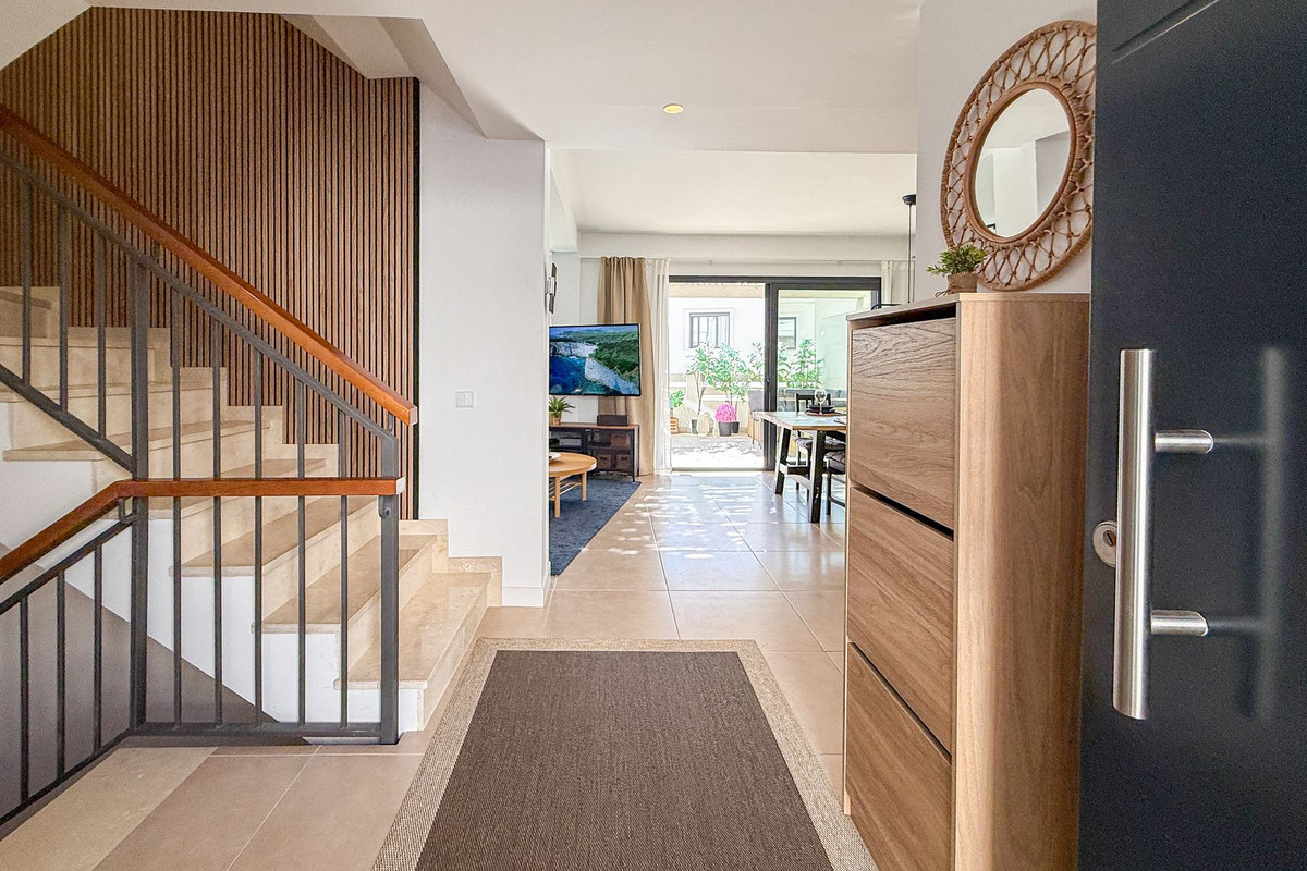 3 Bedroom Villa for Sale in El Paraiso — 8