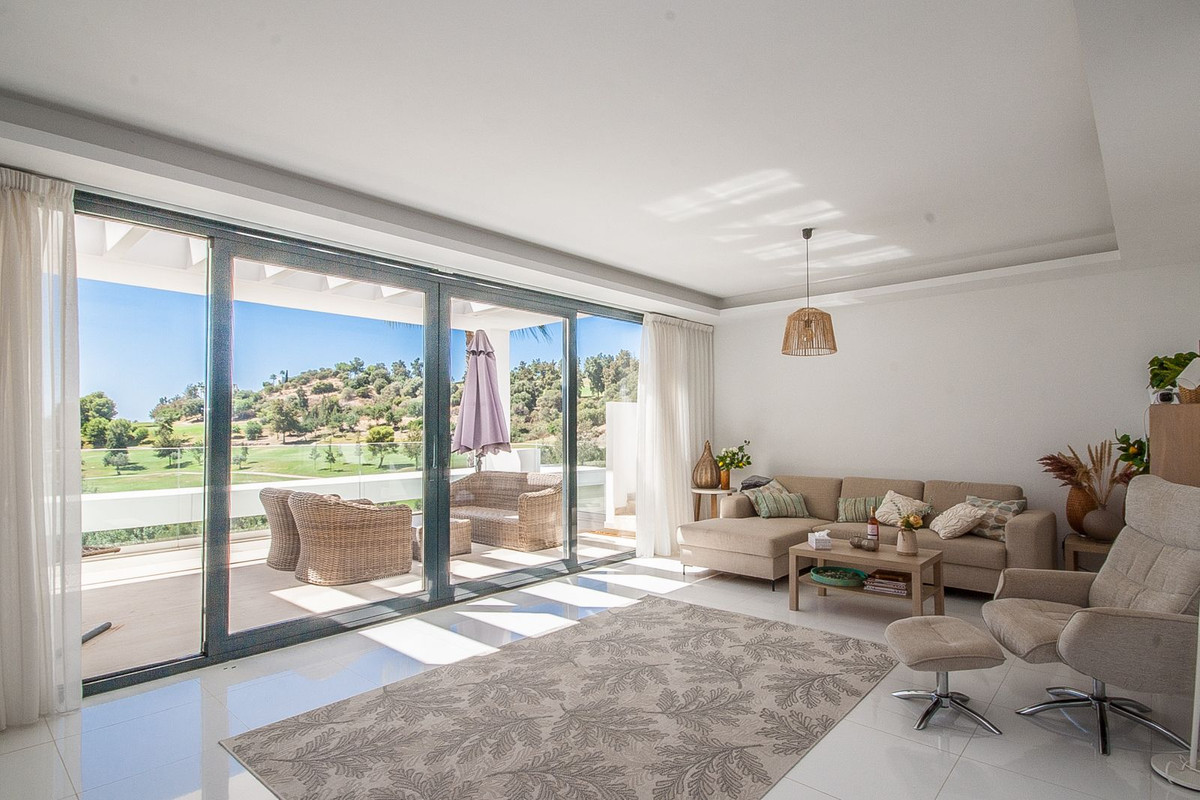 3 Bedroom Apartment for Sale in Benahavís — 3