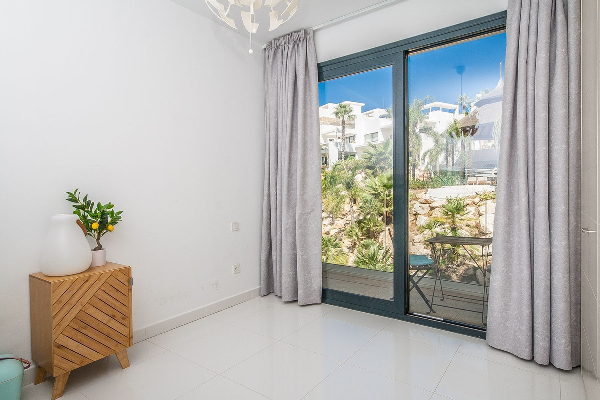 3 Bedroom Apartment for Sale in Benahavís — 8