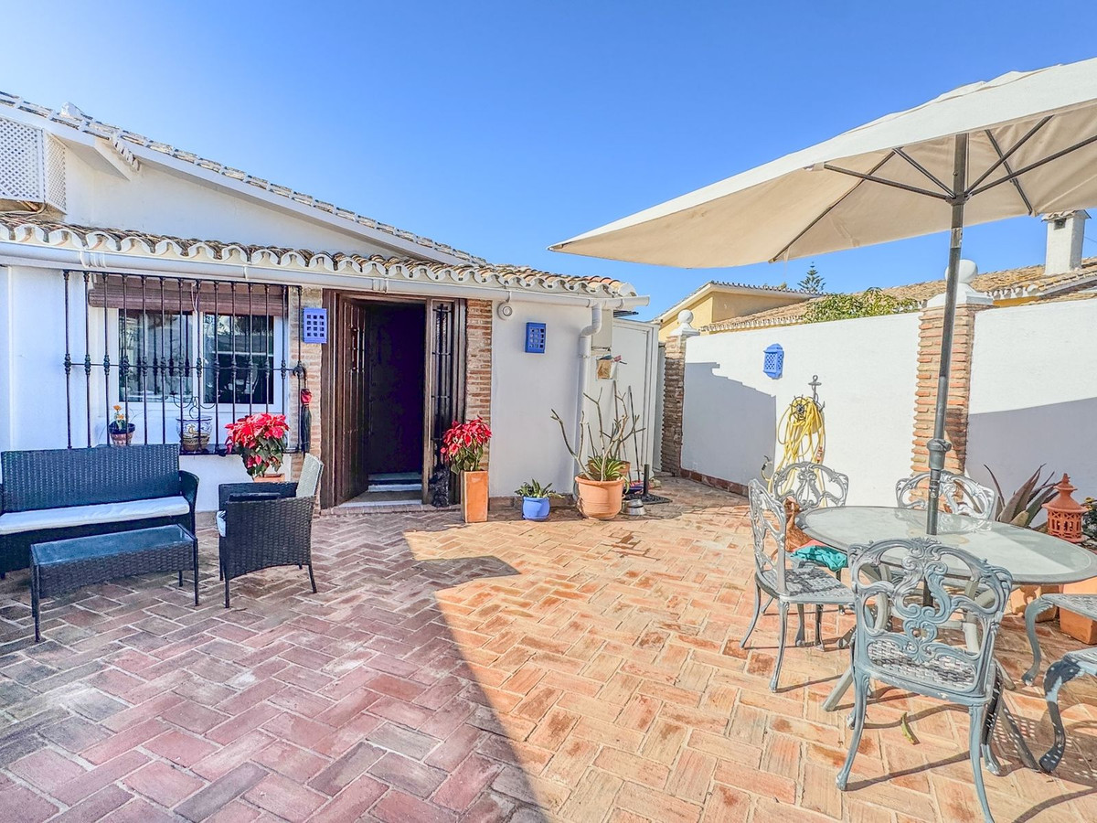 4 Bedroom Villa for Sale in Costalita — 2