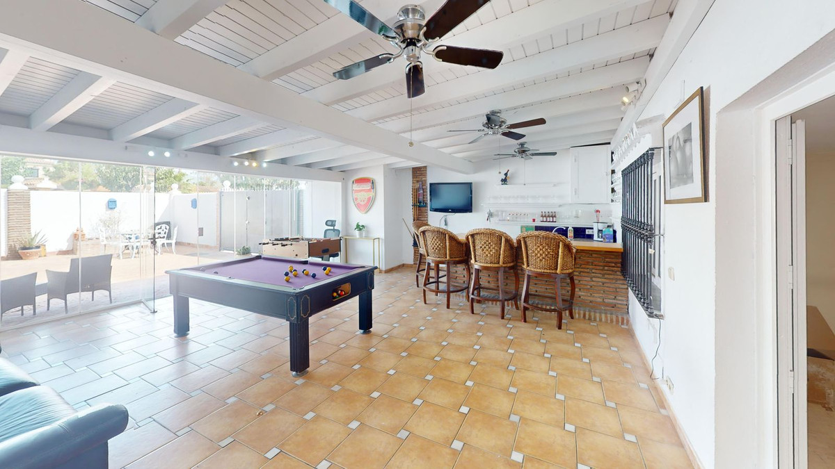 4 Bedroom Villa for Sale in Costalita — 8