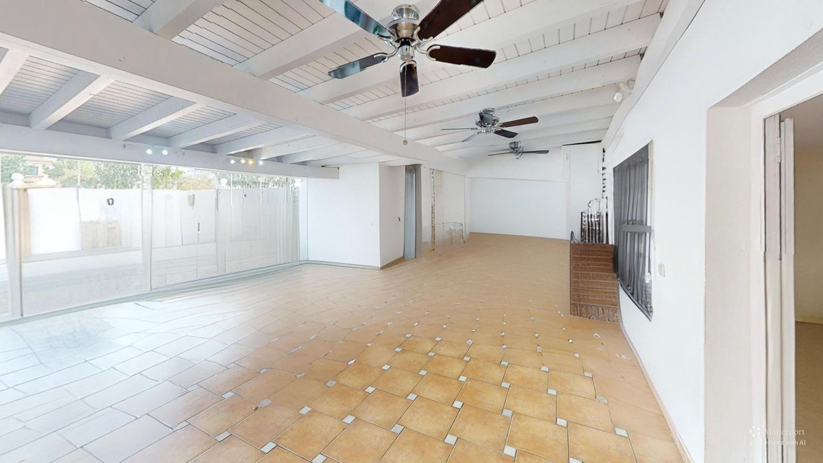 4 Bedroom Villa for Sale in Costalita — 9