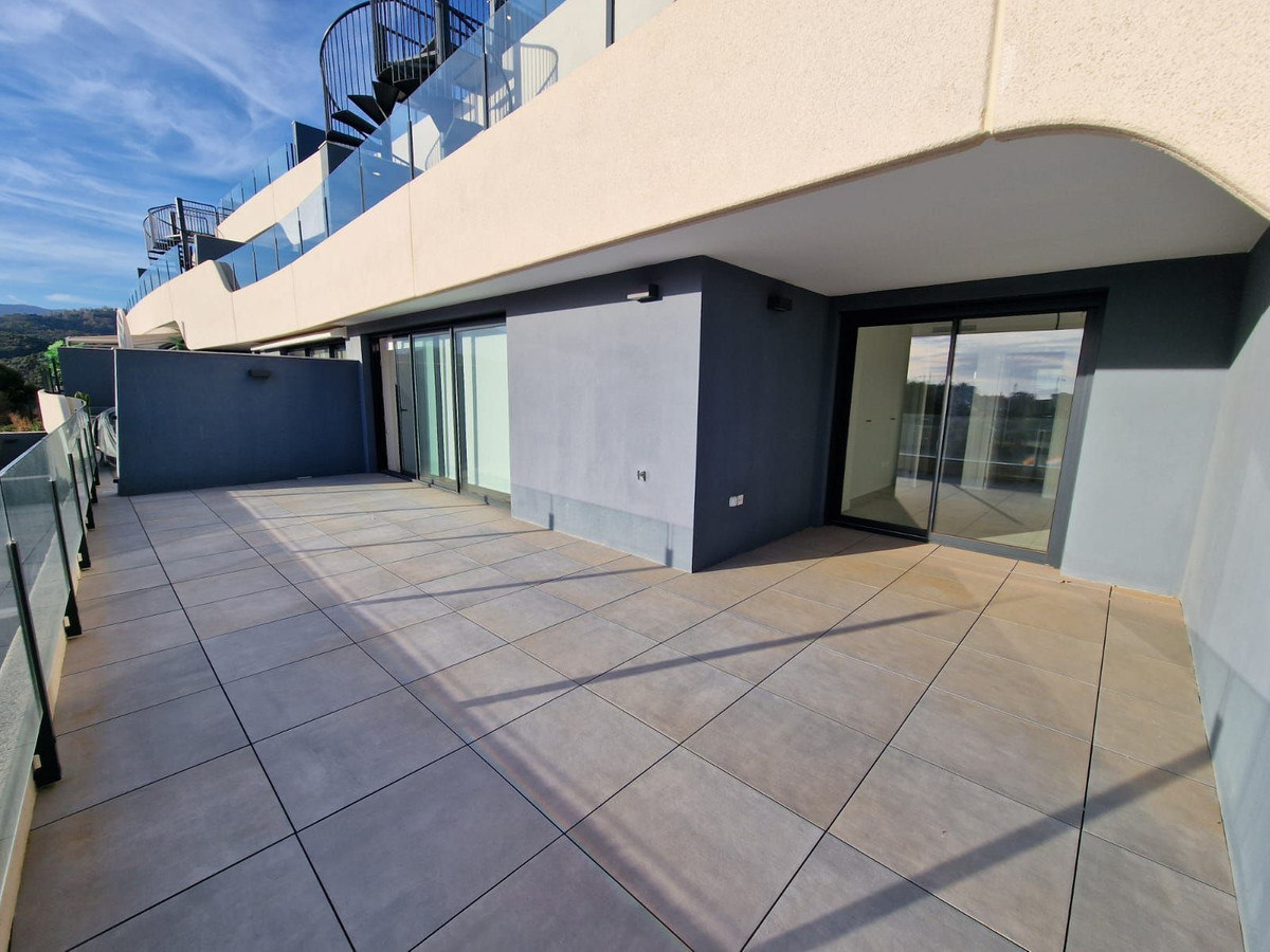 3 Bedroom Apartment for Sale in Selwo — 3