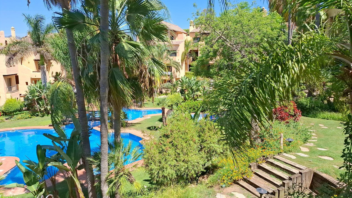 3 Bedroom Apartment for Sale in El Paraiso — 2