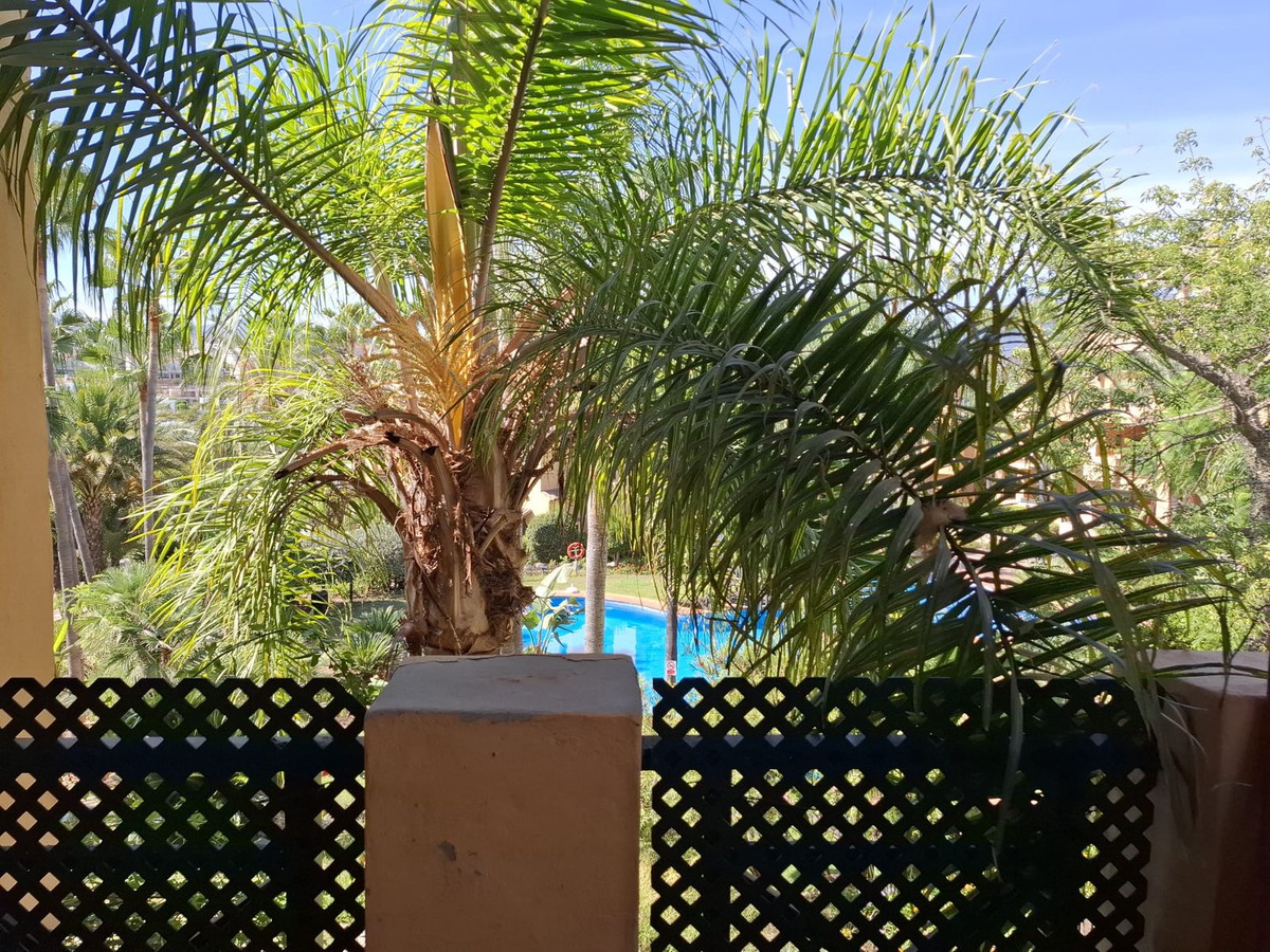 3 Bedroom Apartment for Sale in El Paraiso — 3