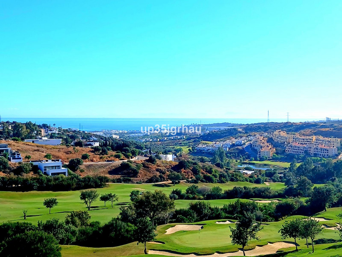2 Bedroom Apartment for Sale in Estepona