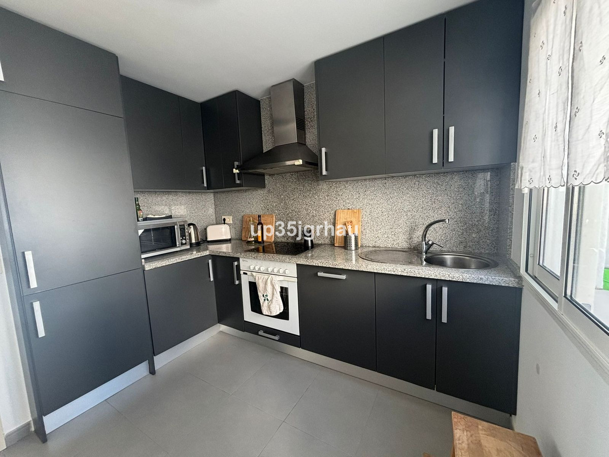 2 Bedroom Apartment for Sale in Estepona — 7