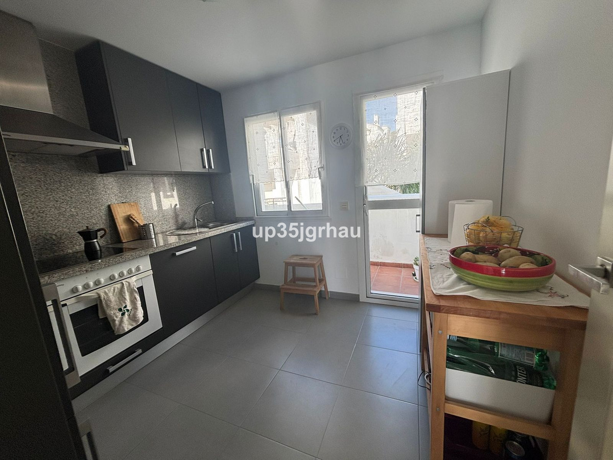 2 Bedroom Apartment for Sale in Estepona — 8
