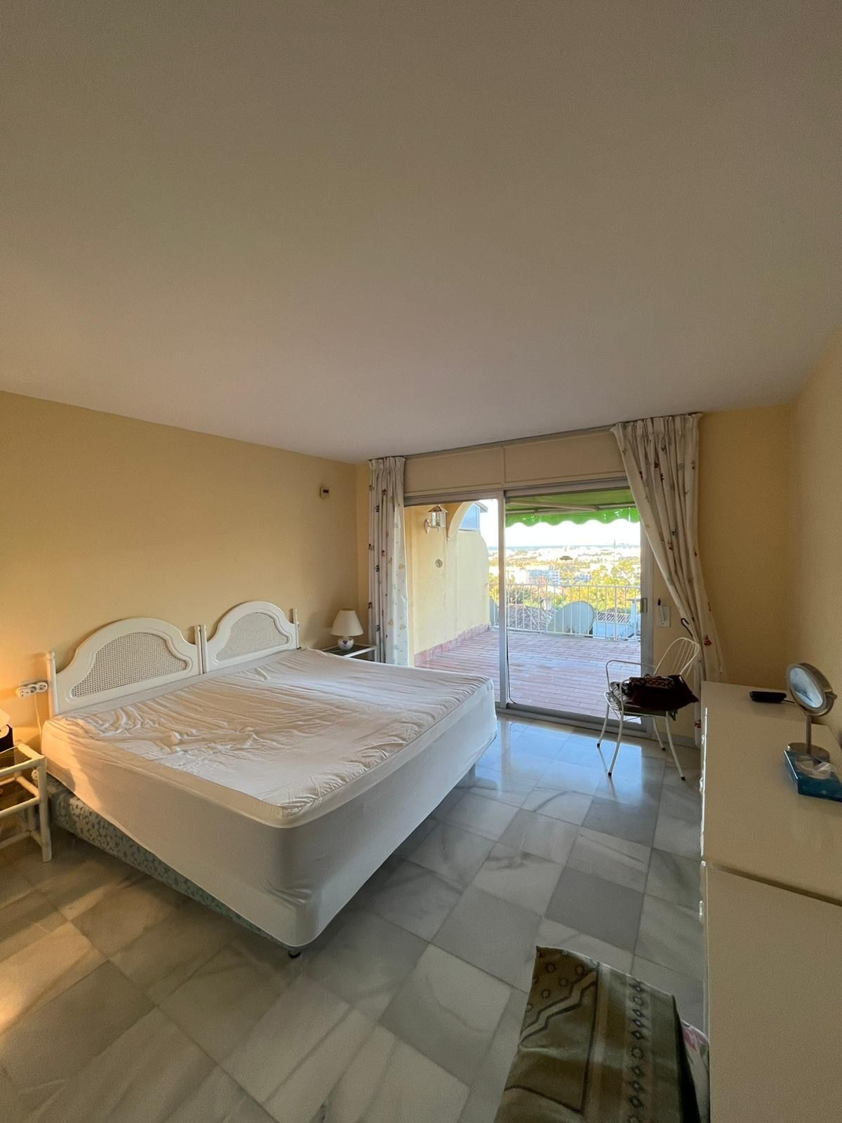 3 Bedroom Apartment for Sale in Nueva Andalucía — 5