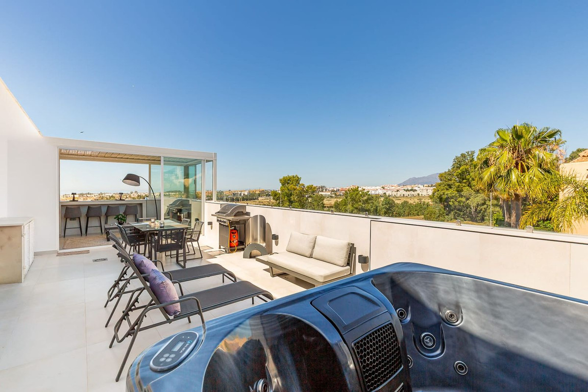 3 Bedroom Apartment for Sale in Nueva Andalucía — 8