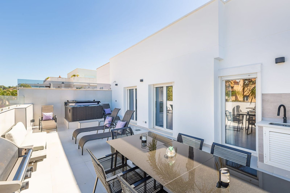3 Bedroom Apartment for Sale in Nueva Andalucía — view 10