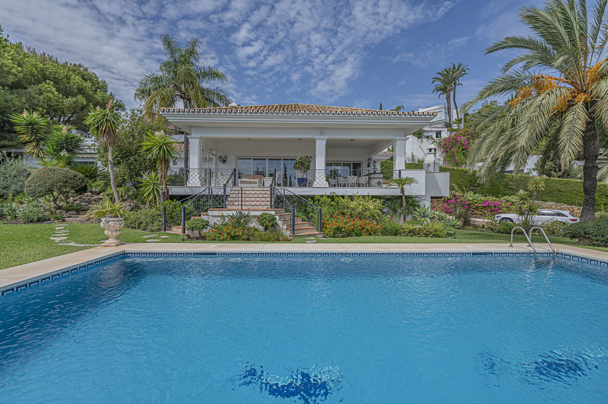 4 Bedroom Villa for Sale in El Paraiso — 6