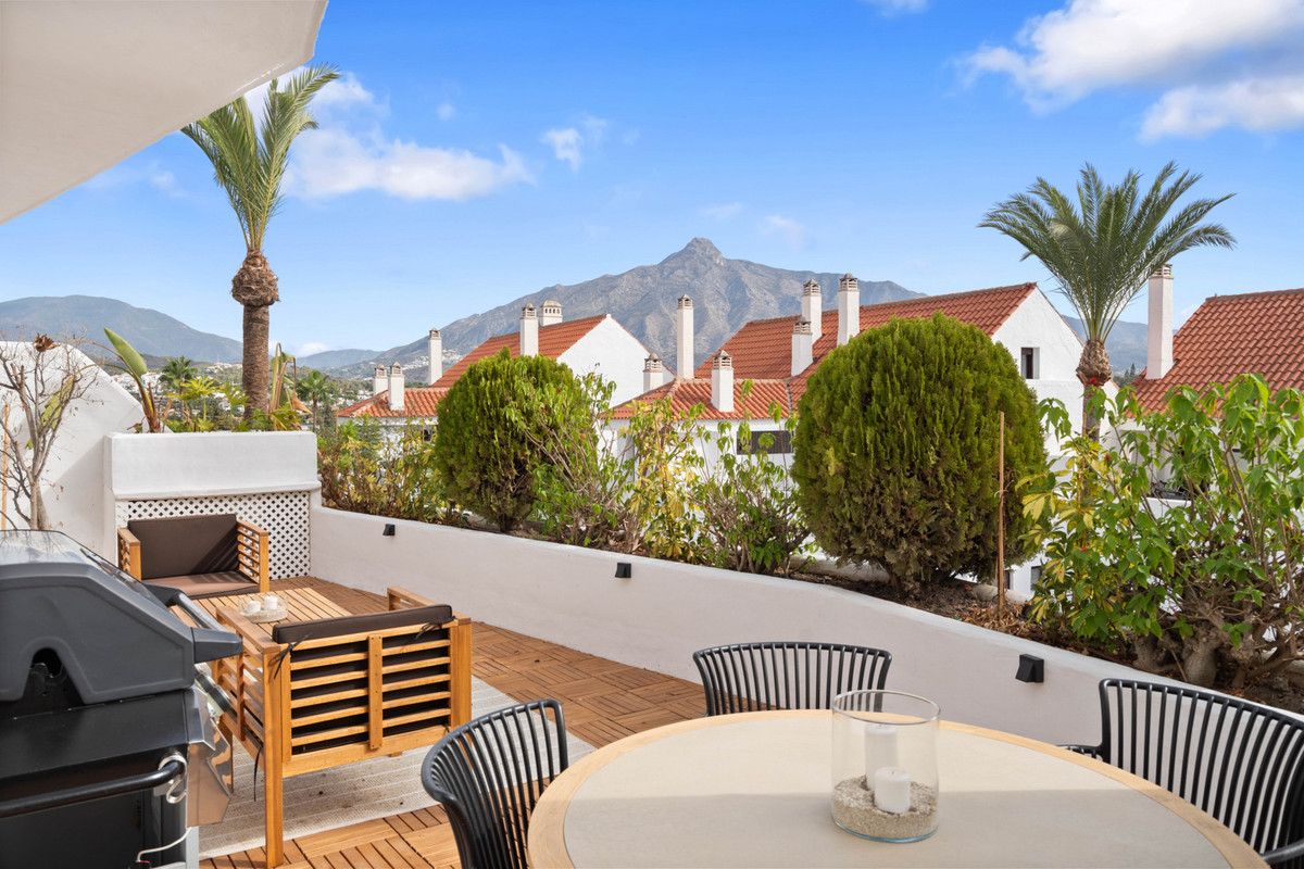 4 Bedroom Apartment for Sale in Nueva Andalucía