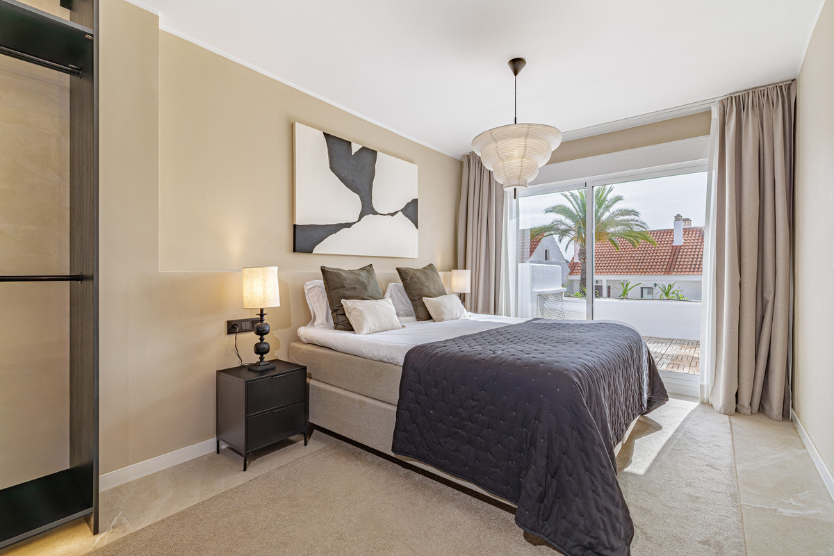 4 Bedroom Apartment for Sale in Nueva Andalucía — 4