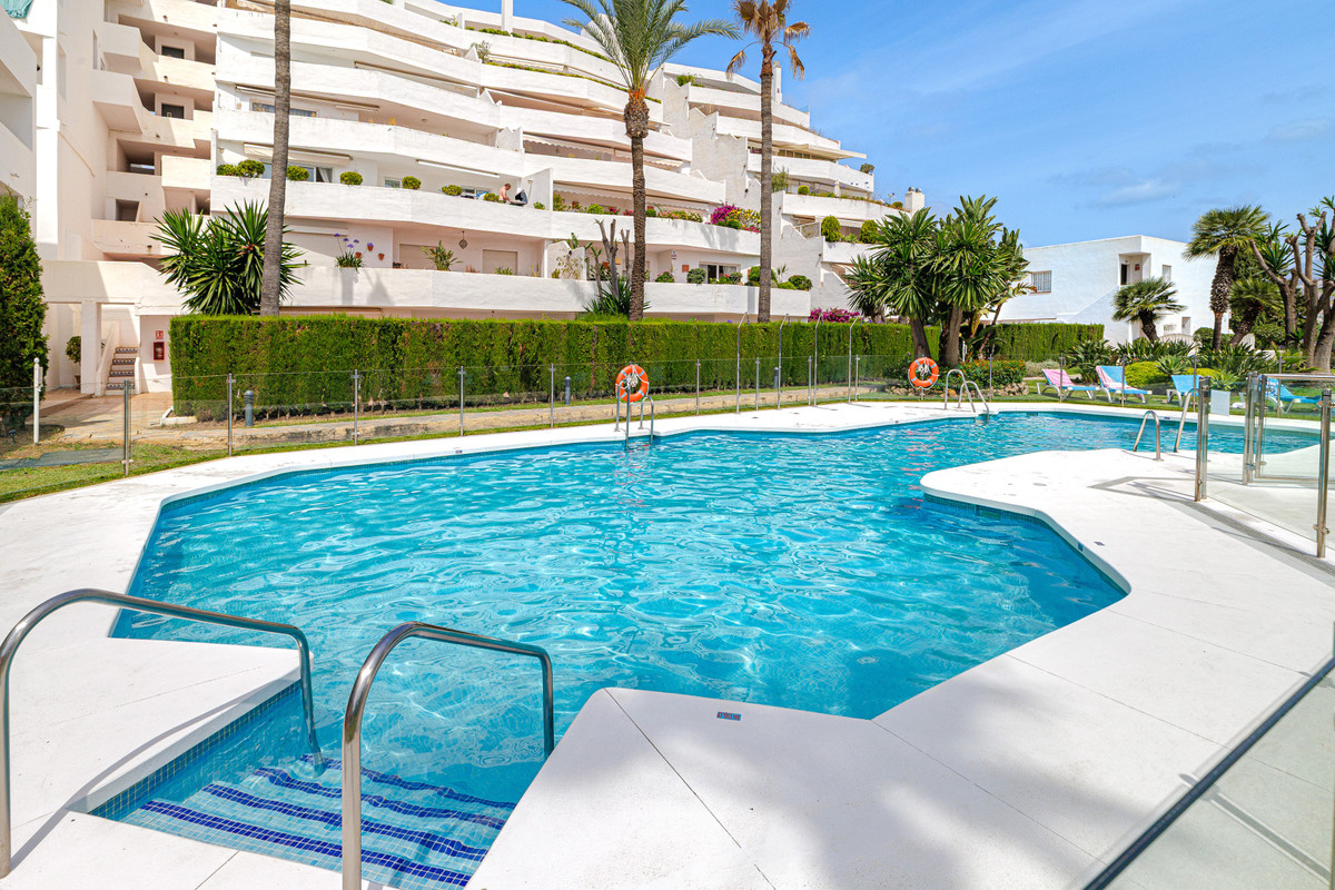 4 Bedroom Apartment for Sale in Nueva Andalucía — 5
