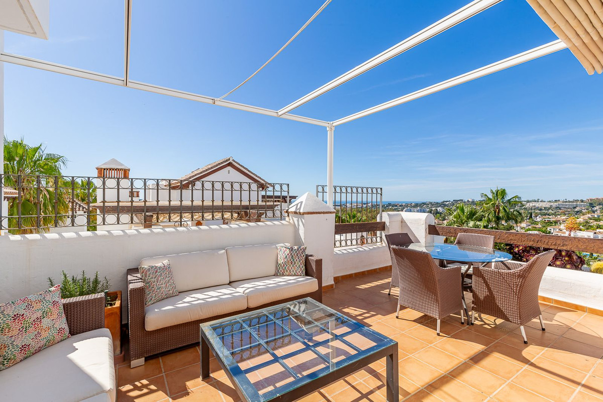 2 Bedroom Apartment for Sale in Nueva Andalucía — 4
