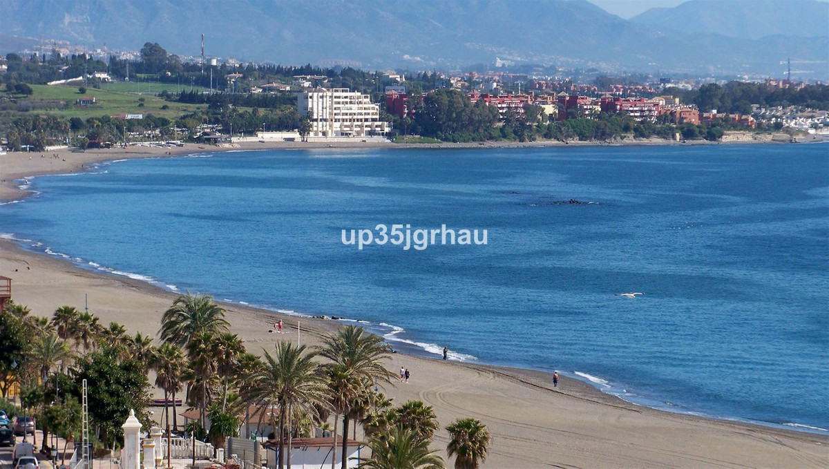 4 Bedroom Villa for Sale in Estepona — 3