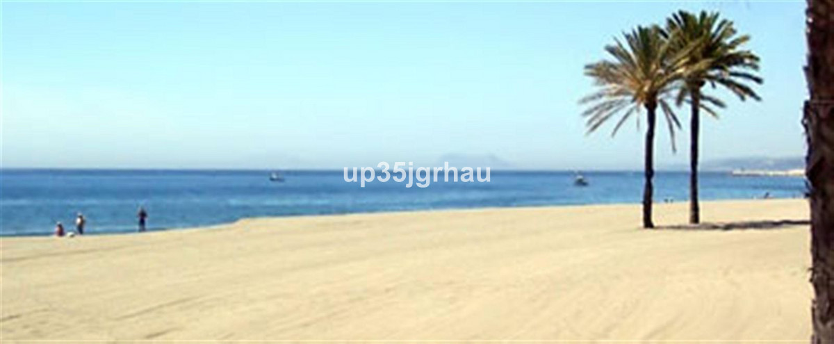 4 Bedroom Villa for Sale in Estepona — 7
