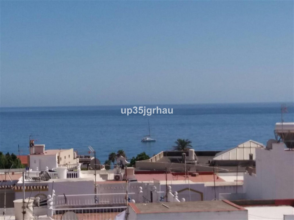 4 Bedroom Villa for Sale in Estepona — 8