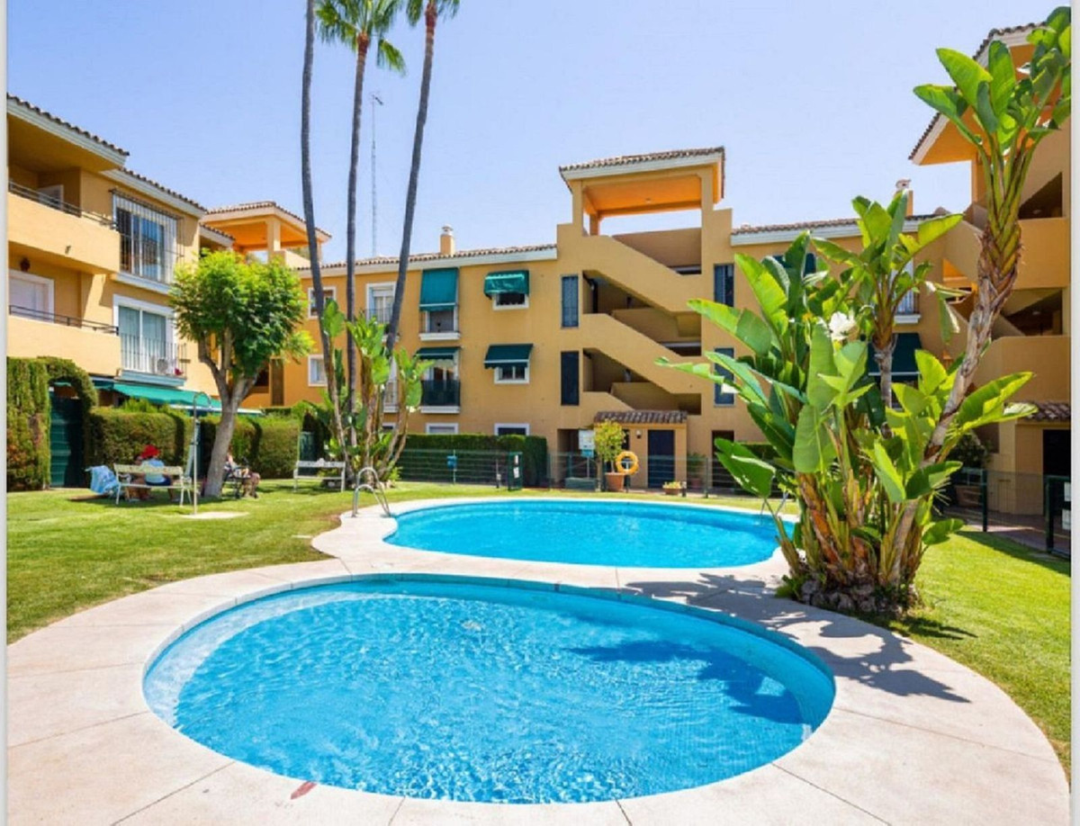 3 Bedroom Apartment for Sale in Guadalmina Baja