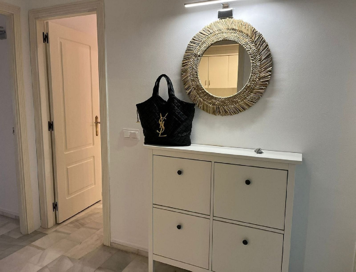3 Bedroom Apartment for Sale in Guadalmina Baja — 3