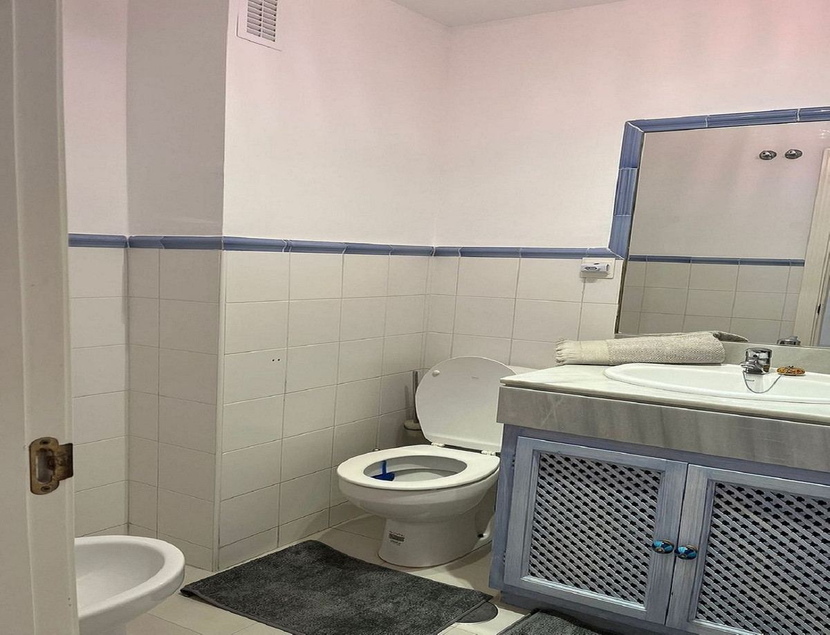 3 Bedroom Apartment for Sale in Guadalmina Baja — 7