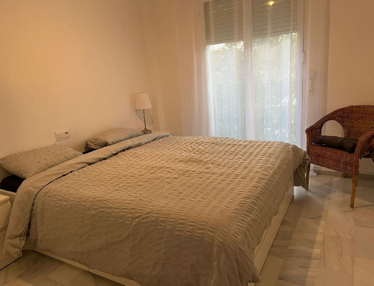 3 Bedroom Apartment for Sale in Guadalmina Baja — 8