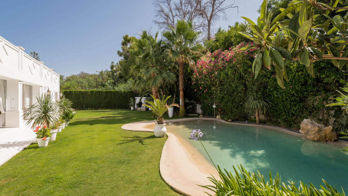 5 Bedroom Villa for Sale in Atalaya — 5