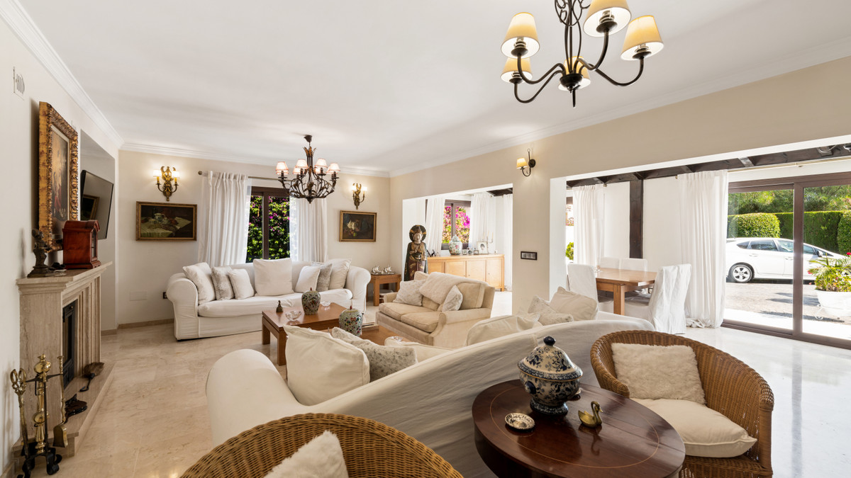 5 Bedroom Villa for Sale in Atalaya — 6