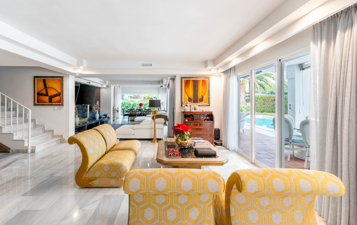2 Bedroom Villa for Sale in La Quinta — view 10