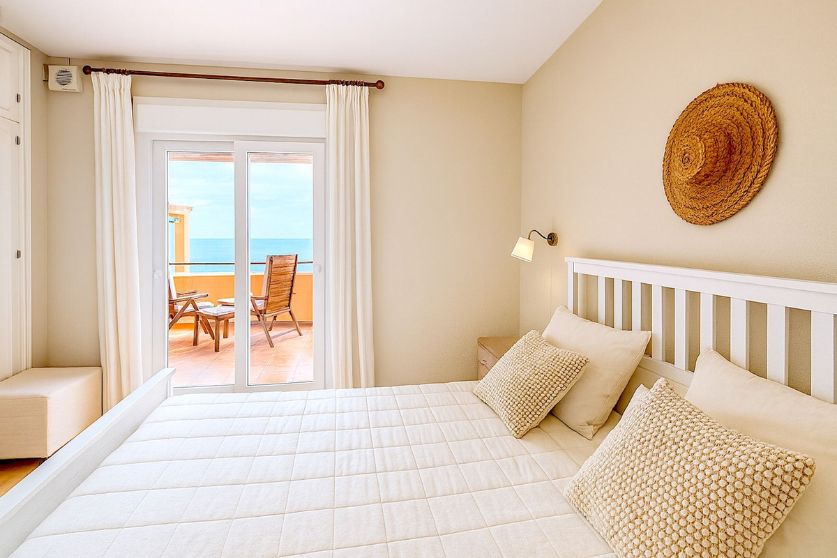 3 Bedroom Villa for Sale in Estepona — 9