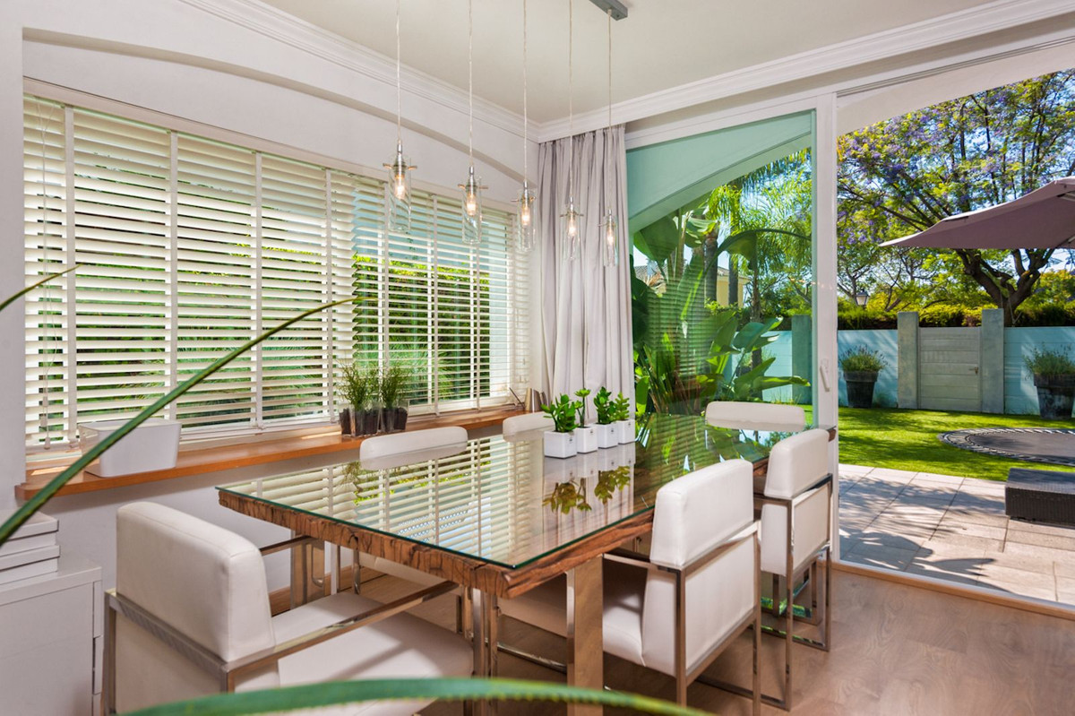 4 Bedroom Villa for Sale in Guadalmina Baja — 2