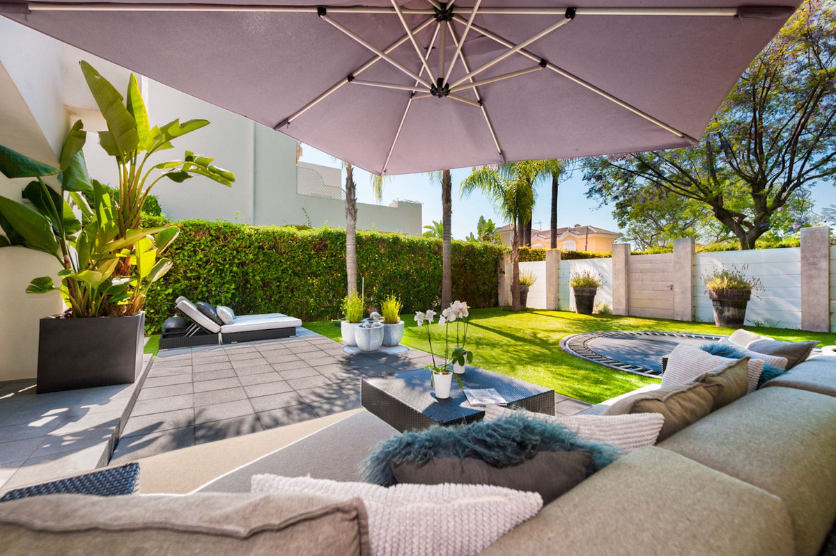 4 Bedroom Villa for Sale in Guadalmina Baja — 3