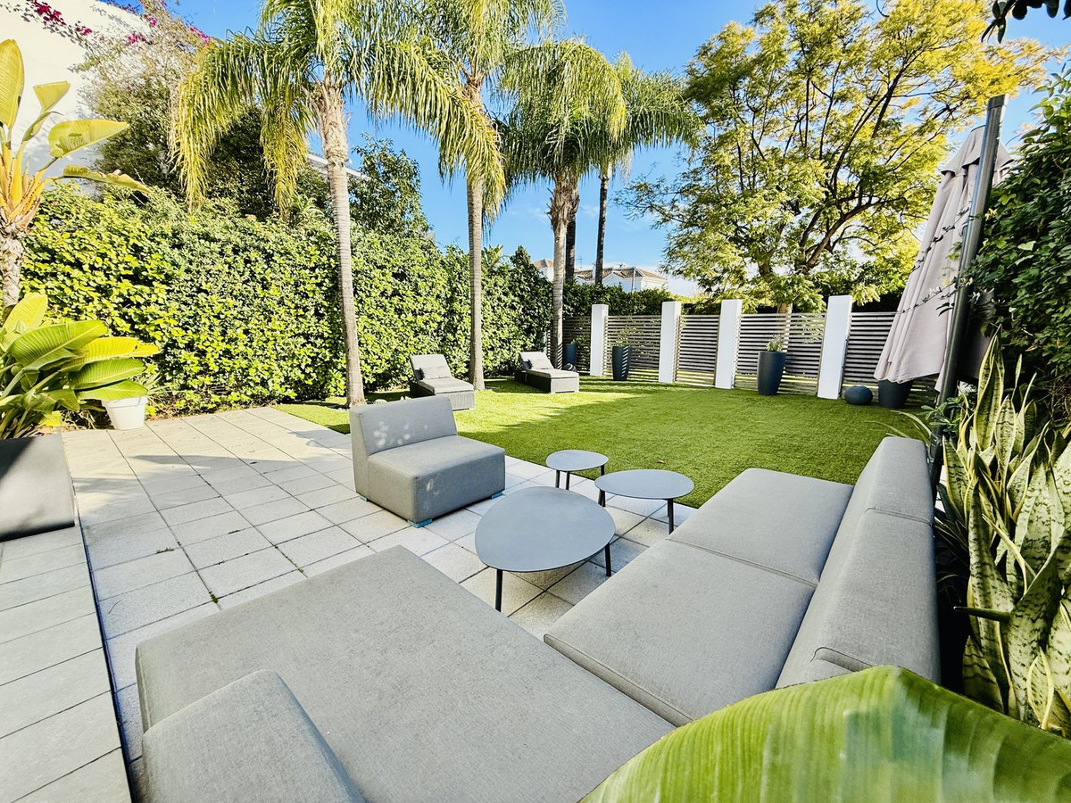 4 Bedroom Villa for Sale in Guadalmina Baja — 5