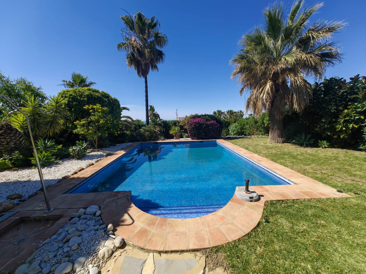 3 Bedroom Villa for Sale in Estepona — 3